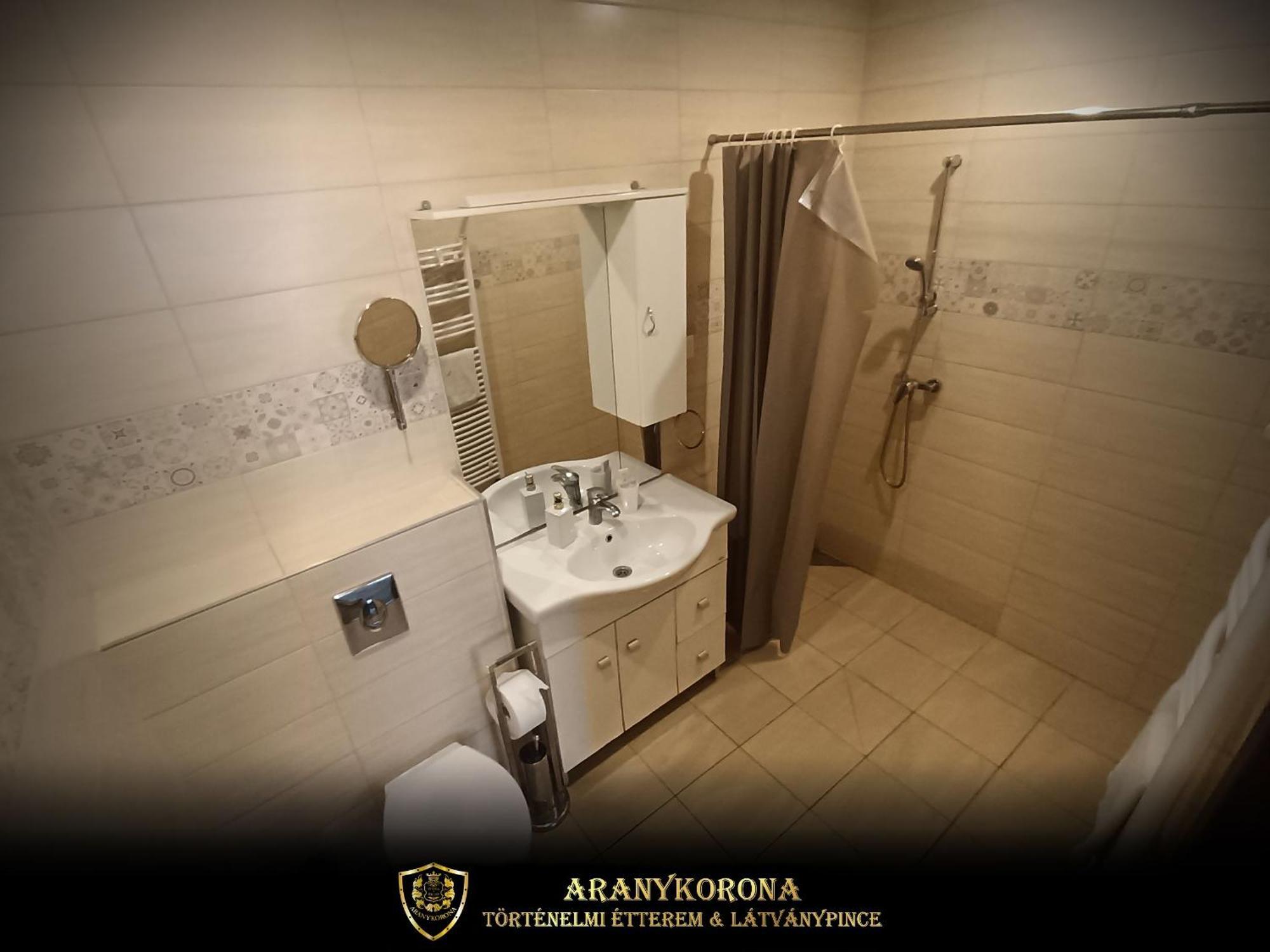 Aranykorona Apartmanház Miskolc Esterno foto